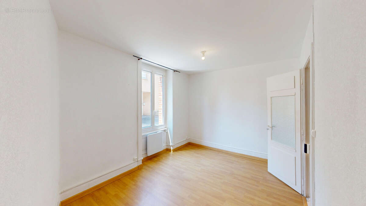 Appartement à UNIEUX