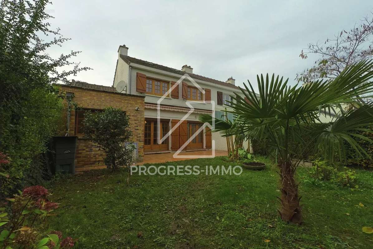 Maison à COMBS-LA-VILLE