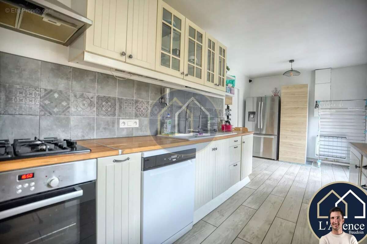 Maison à MONDONVILLE-SAINT-JEAN