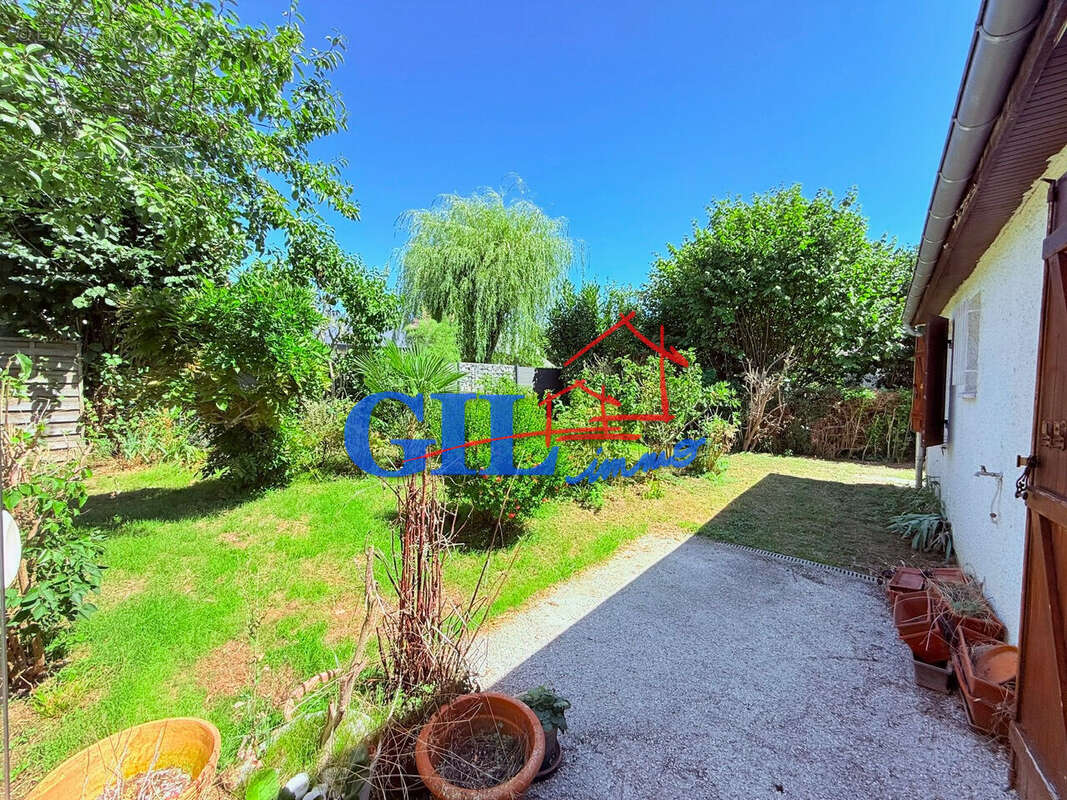 Maison à SAVIGNY-LE-TEMPLE