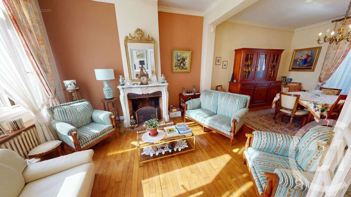 Maison à SAINT-QUENTIN