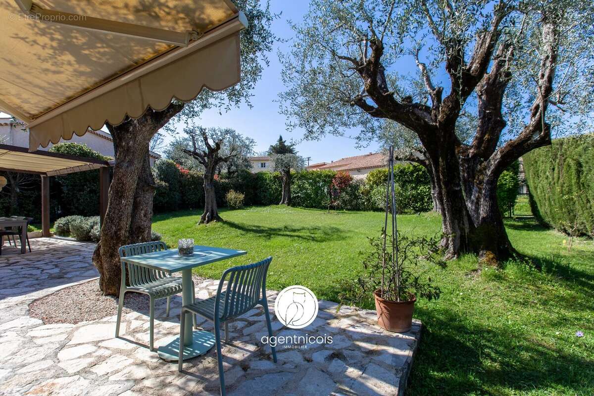 Maison à SAINT-JEANNET