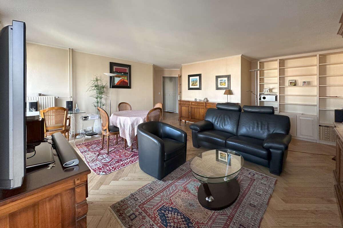 Appartement à NANTERRE
