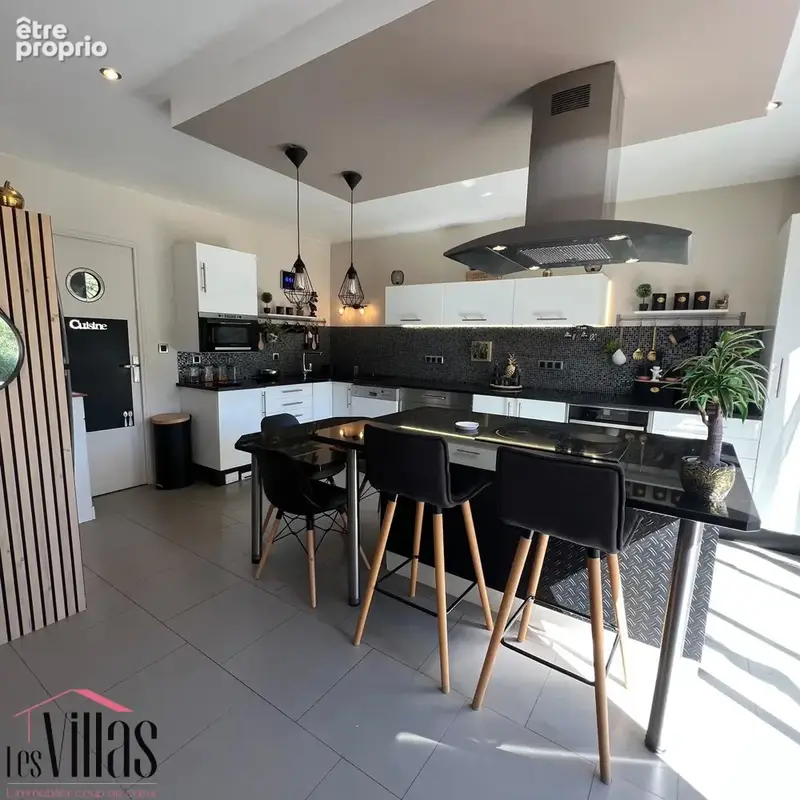 Magnifique maison familiale avec piscine, sauna et vaste terrain - photo 4