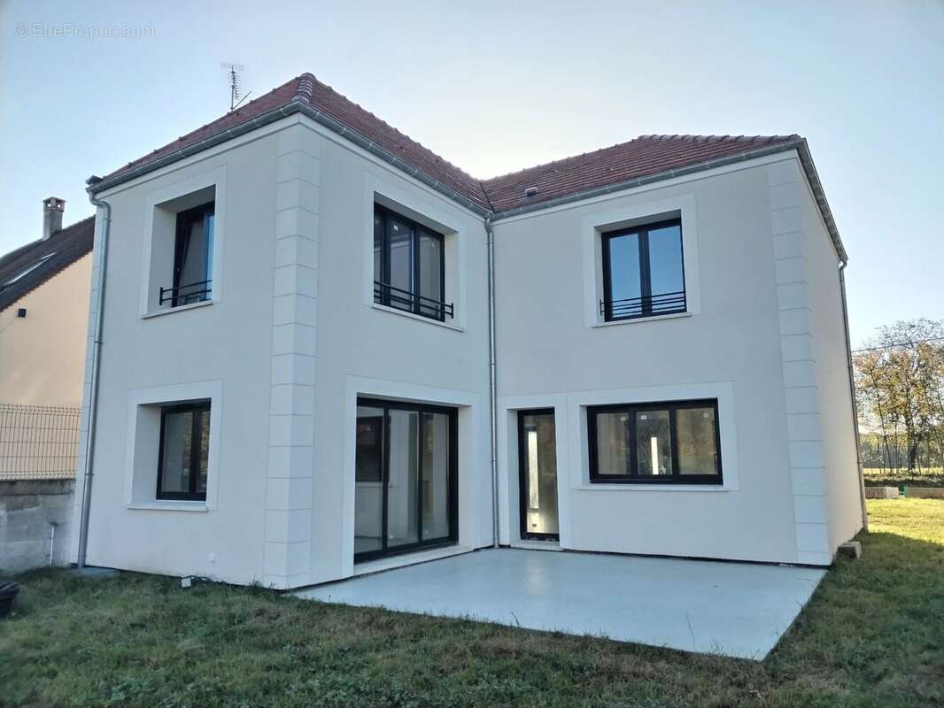 Maison à BOURRON-MARLOTTE