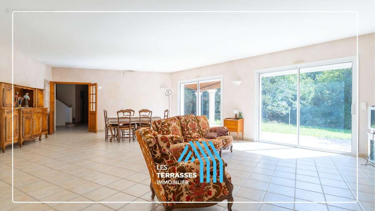 Maison à MONTELIMAR