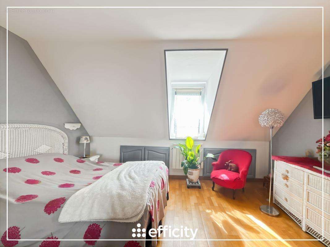 Maison à BRIE-COMTE-ROBERT