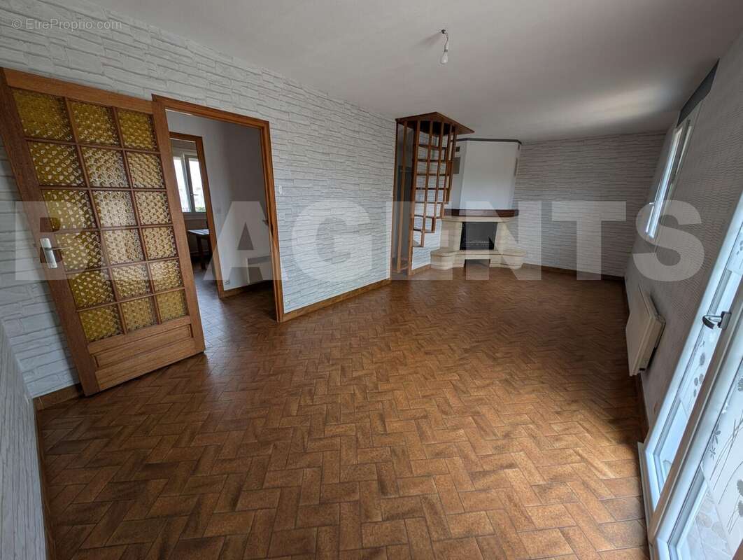 WAUTERS I SPAY I LANGLAIS CHRISTELLE CONSEILLERE IMMOBILIER  (34) - Maison à SPAY