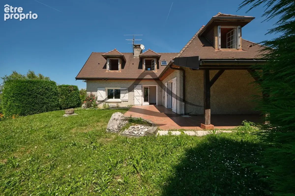 Pugny-Chatenod - Rare à la vente - Maison de caractère avec vue lac panoramique - photo 3