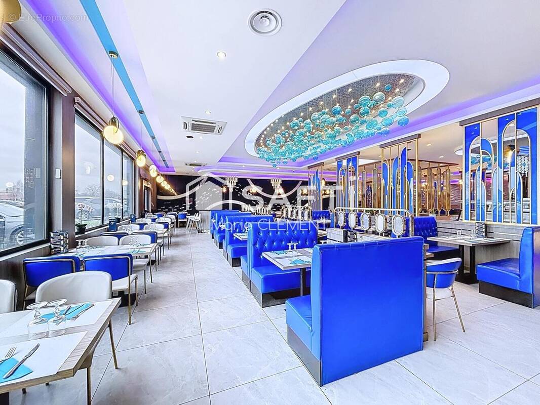 Photo 1 - Commerce à BRIE-COMTE-ROBERT