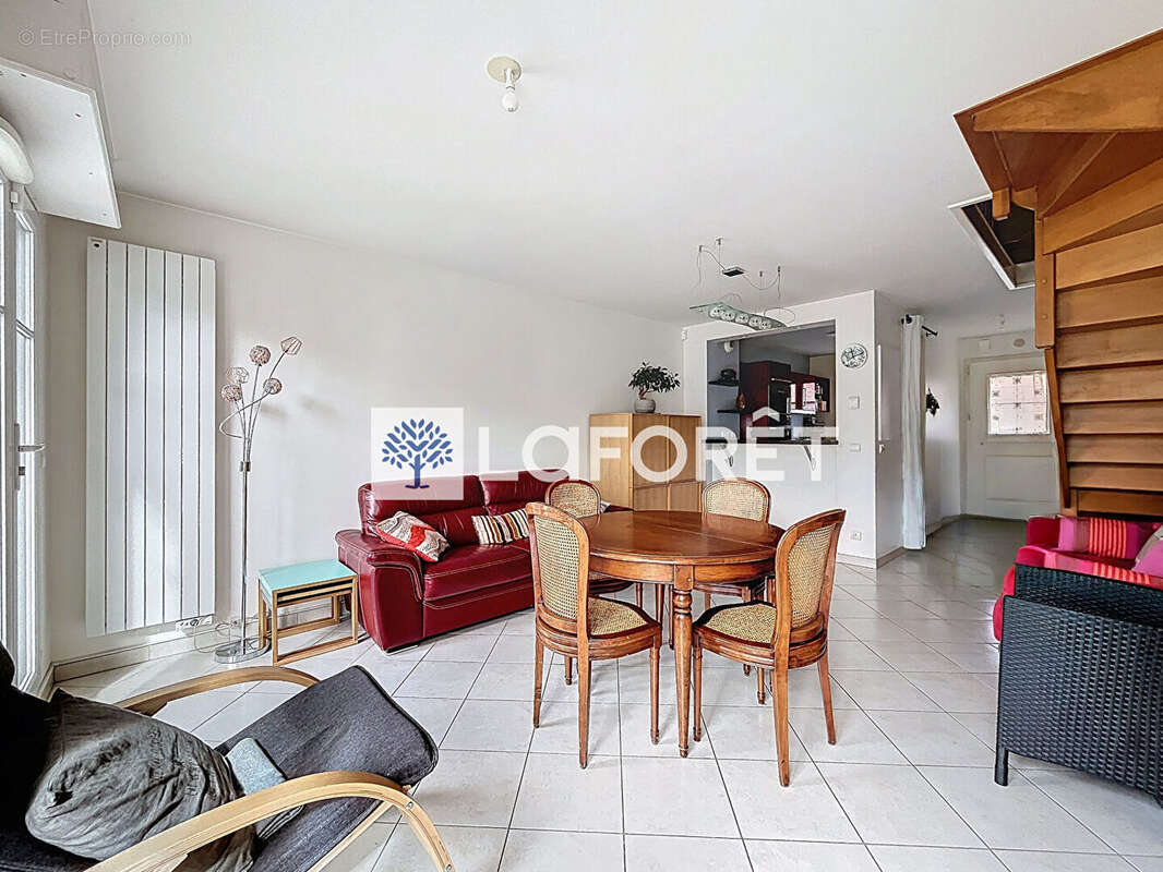 Maison à SAINT-NOM-LA-BRETECHE