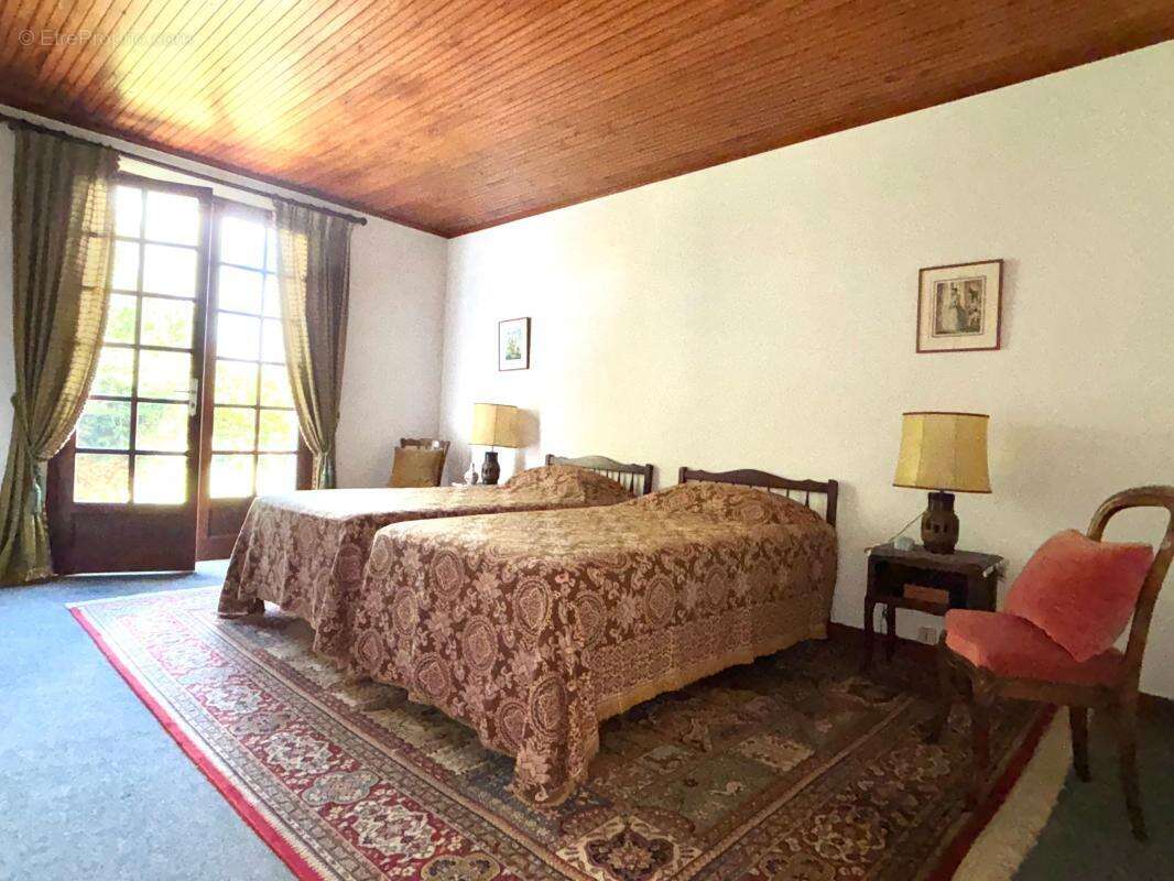 Maison à LA BREE-LES-BAINS