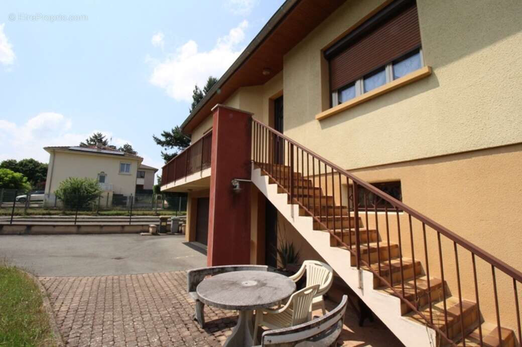 Maison à PONT-EVEQUE