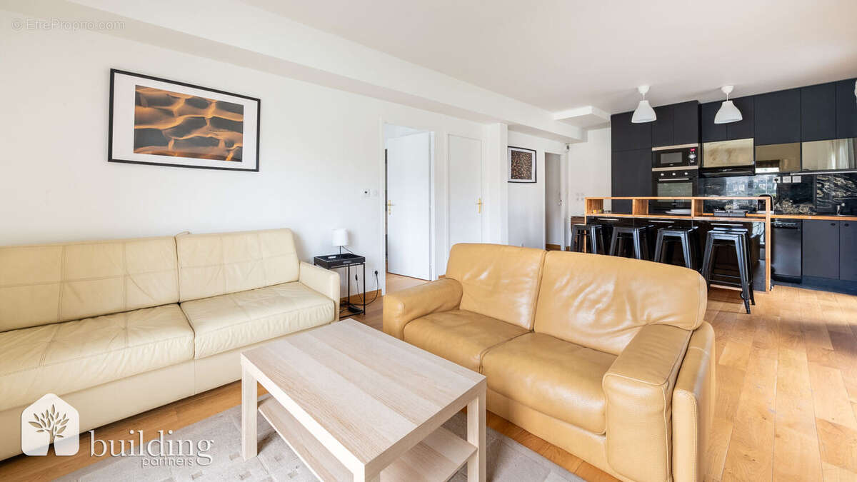 À vendre - Neuilly-sur-Seine Île de la Jatte - Ensemble immobilier de 346 m² avec balcons, idéal professions libérales - photo 5