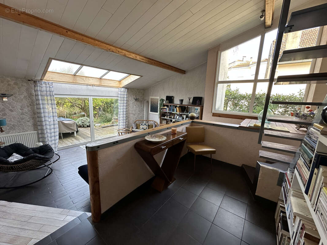 Marmande à quelques pas de toutes les commodités, villa 167m2 avec jardin et garage. - photo 6