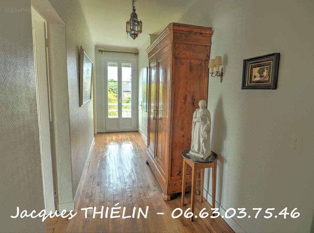 Maison à LONGUE-JUMELLES