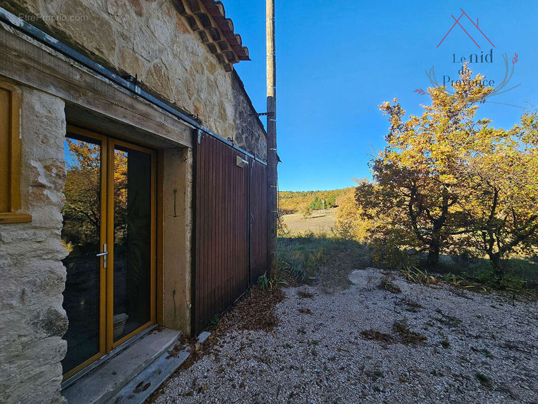 Mas provençal authentique de 150 m2 entre Gordes et Venasque, en pleine nature - photo 11