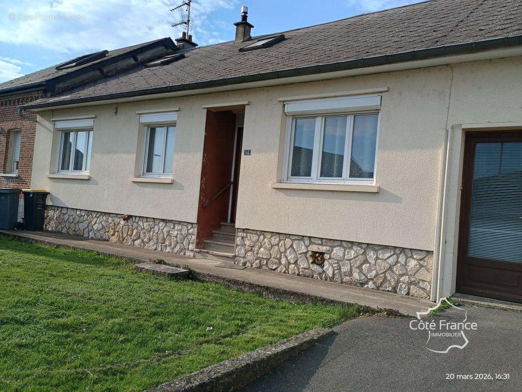 Maison à SAINS-RICHAUMONT