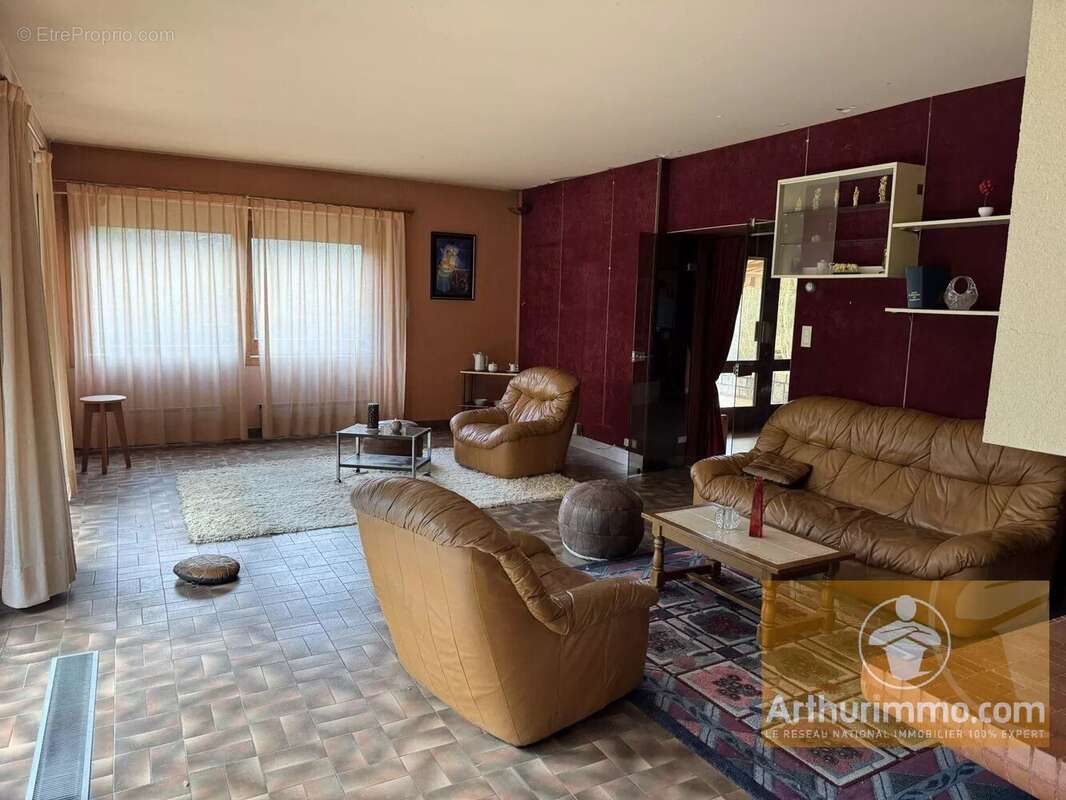 Maison à LE MALZIEU-VILLE