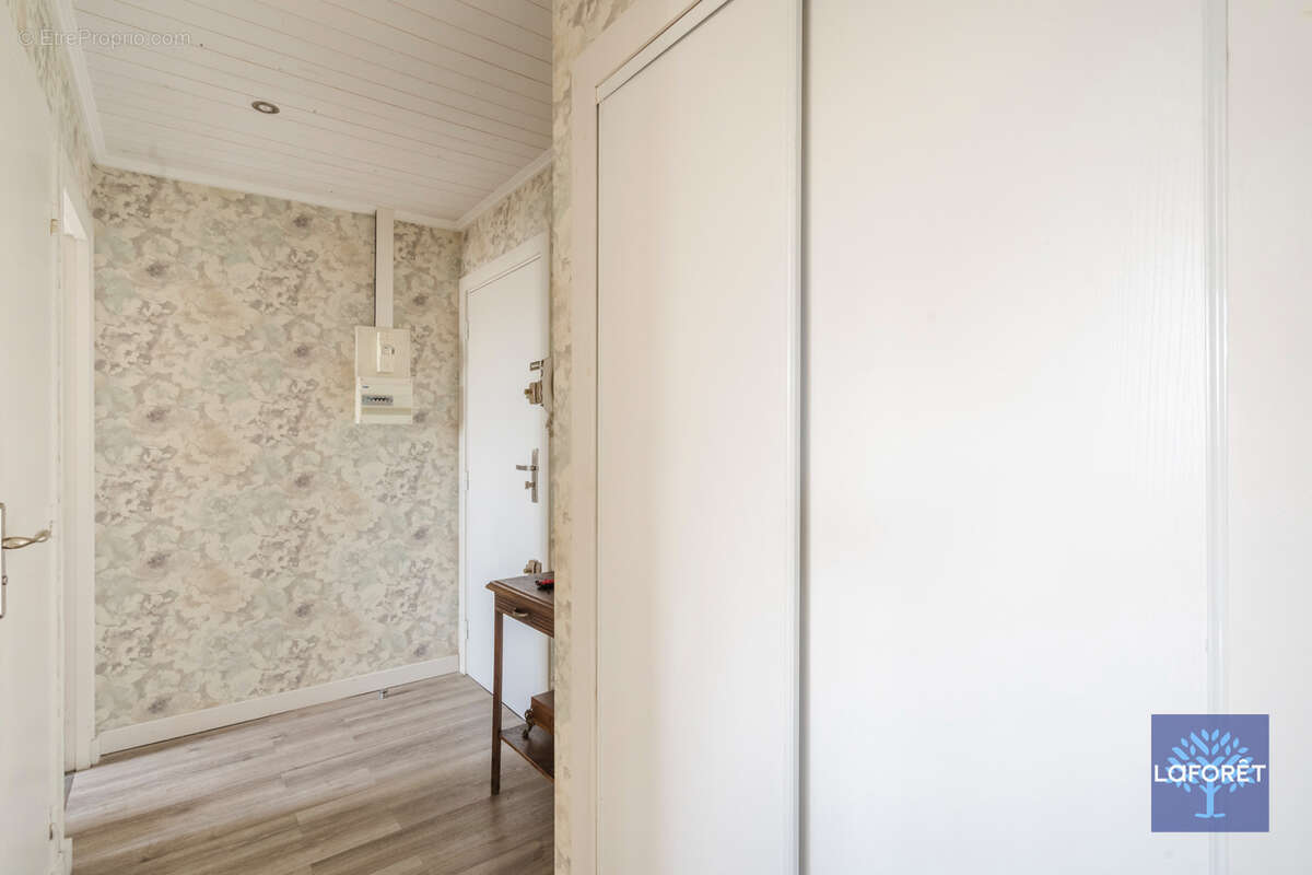 Appartement à LES PAVILLONS-SOUS-BOIS