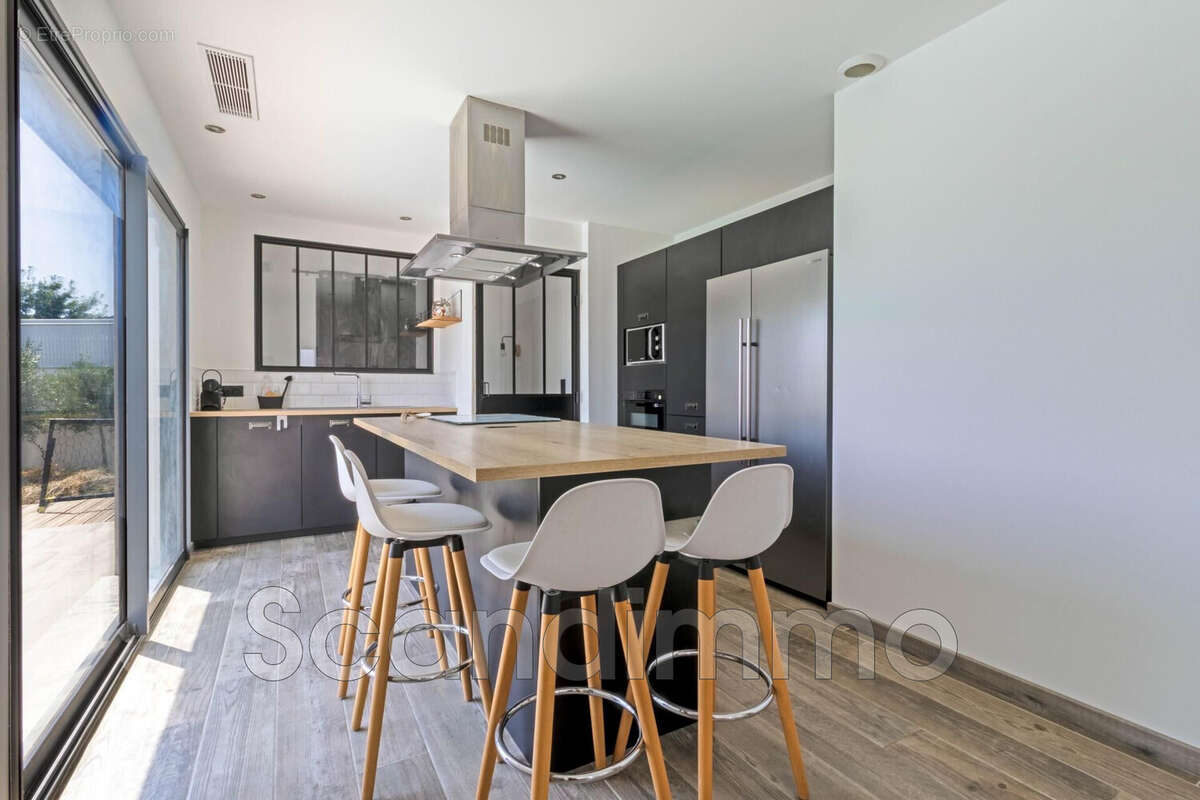 Maison à ROQUEBRUNE-SUR-ARGENS