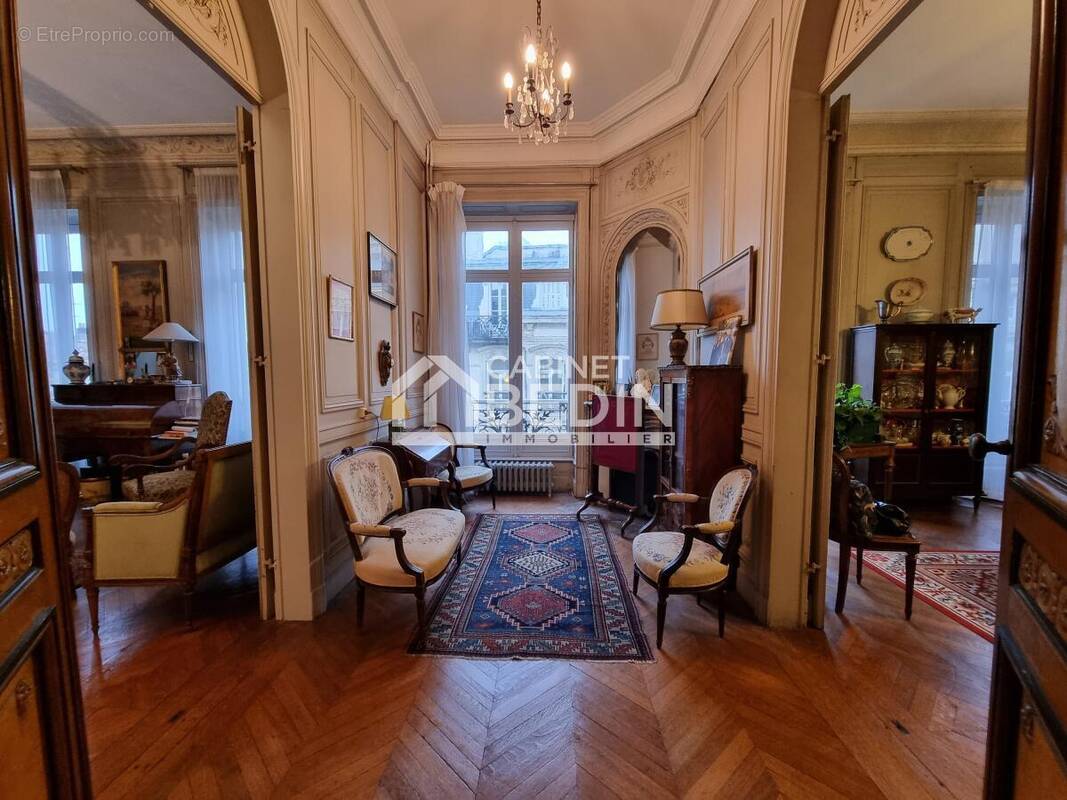 Appartement à BORDEAUX