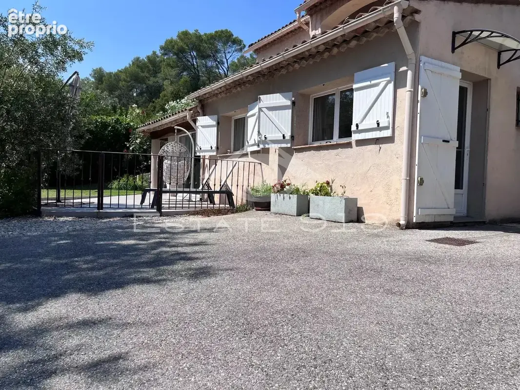 LE ROURET Proche commerces - photo 8