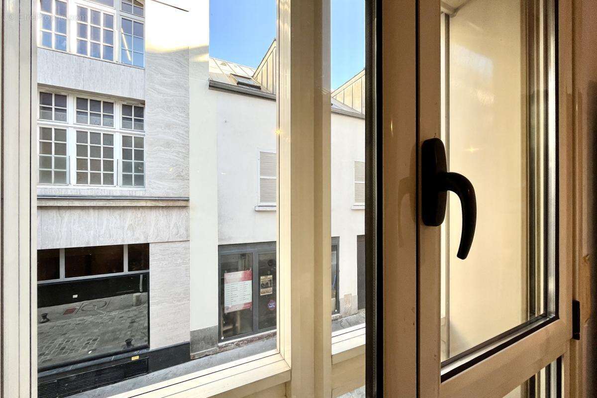 Appartement à PARIS-11E