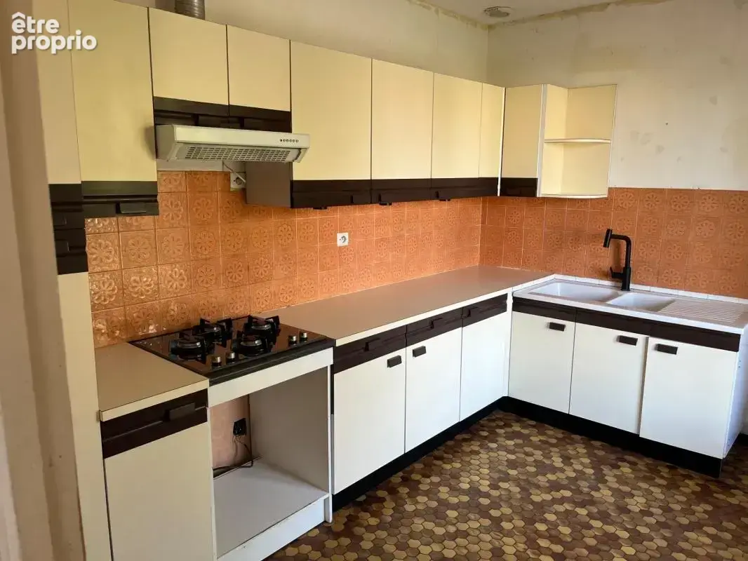 Maison lumineuse et bien entretenue de 3 chambres sur entresol  aménageable à RIBERAC (24) - photo 8