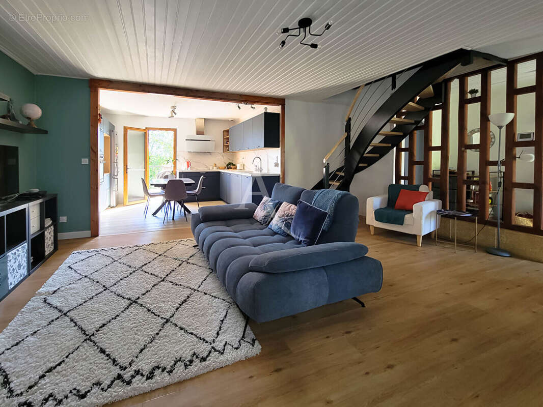 Maison à NAVAILLES-ANGOS