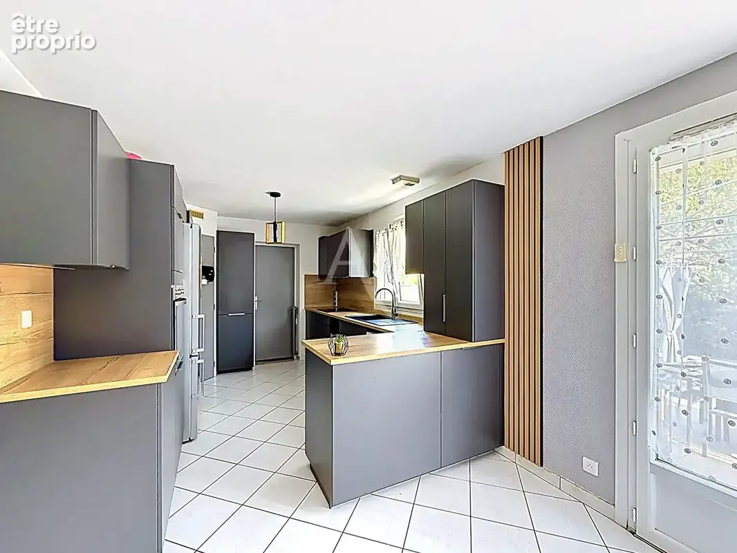 Maison Nanteuil-lès-meaux - 4 chambres - jardin de 530 m2 - Plusieurs stationnements - photo 5