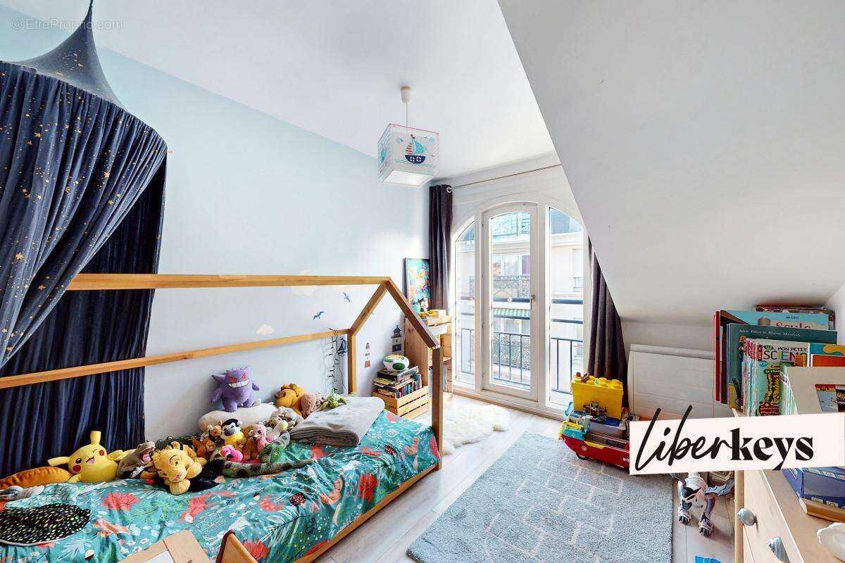 Appartement à LA GARENNE-COLOMBES
