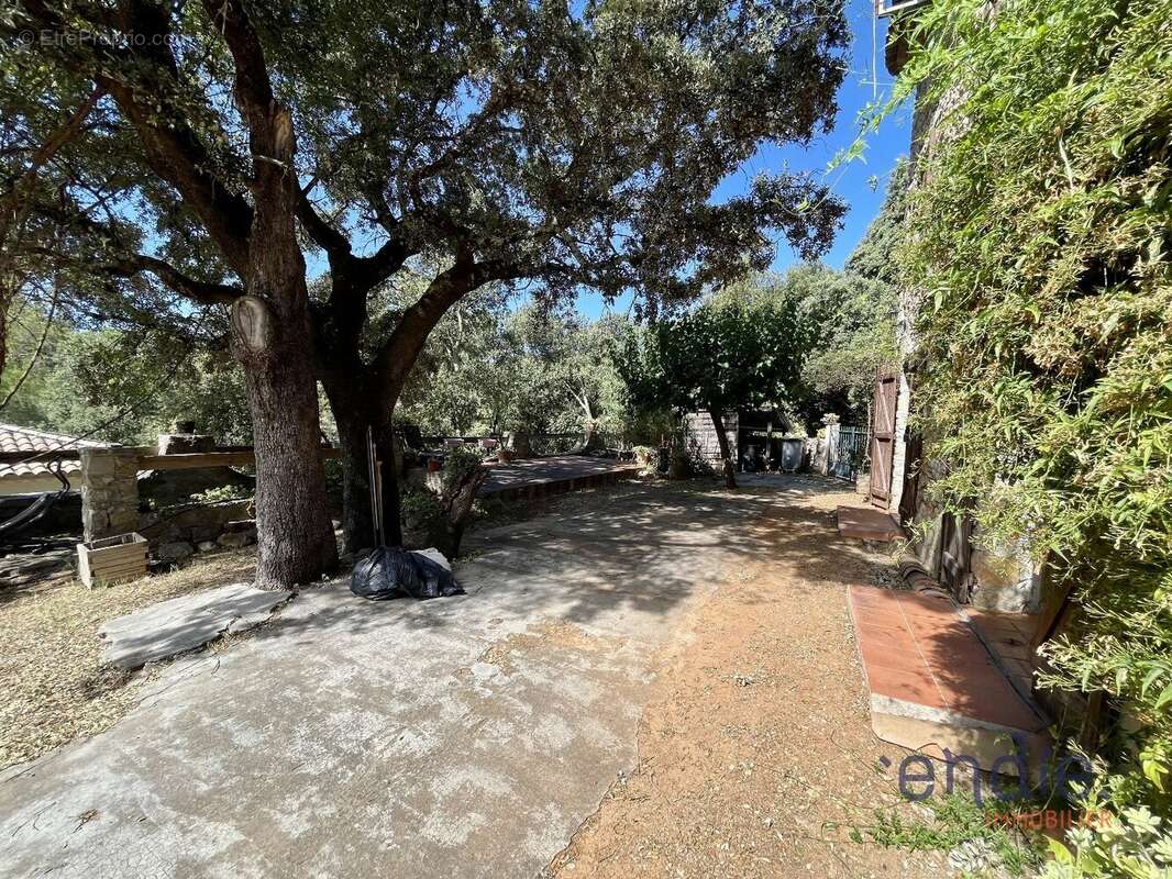LE THORONET Maison en pierres 180 m² dans hameau paisible - photo 24