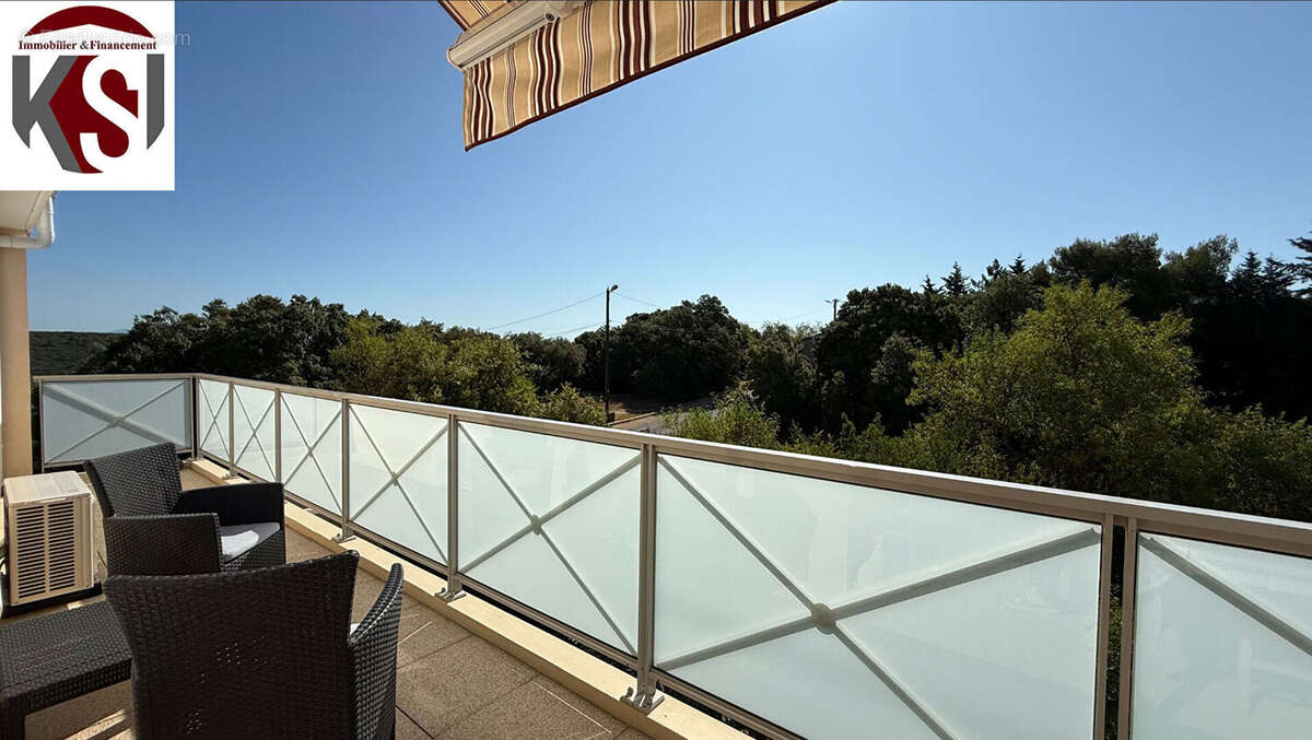 Appartement à SEILLONS-SOURCE-D'ARGENS