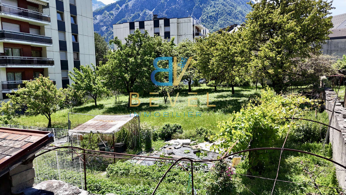 Terrain à SAINT-JEAN-DE-MAURIENNE
