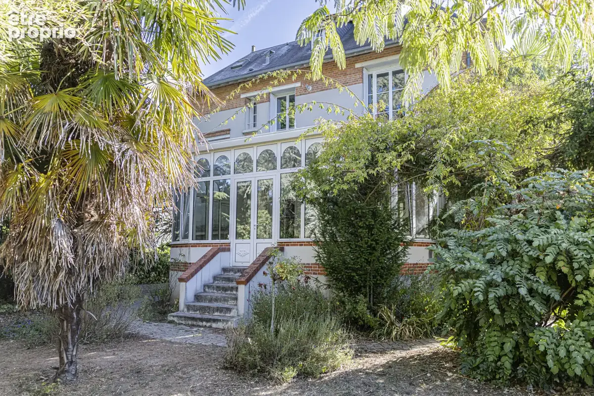 ORLEANS SUD-SAINT MARCEAU- Maison bourgeoise et familiale sur parc arboré. - photo 5
