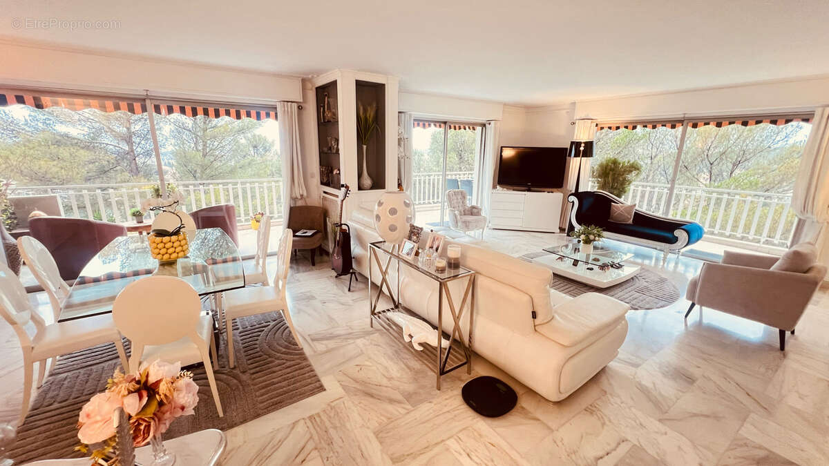 Appartement à LE CANNET