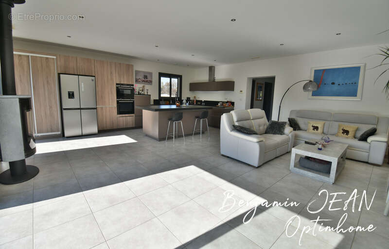 Maison à VILLENEUVE-LES-BEZIERS