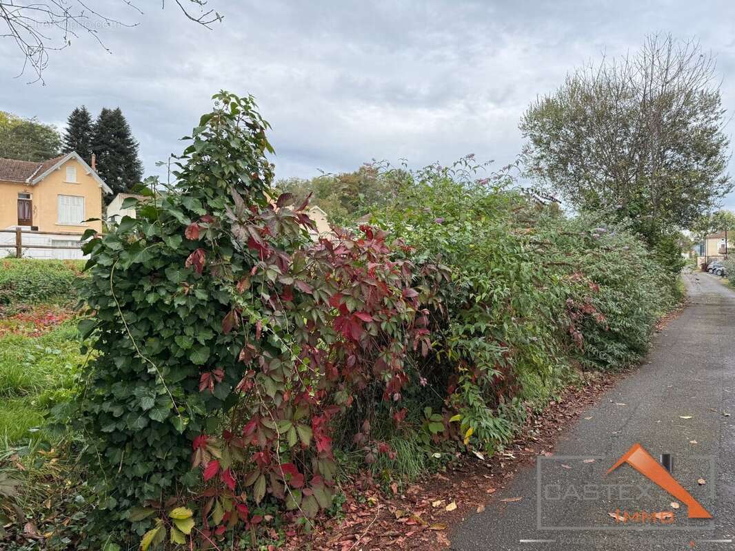Terrain à MAZERES-SUR-SALAT