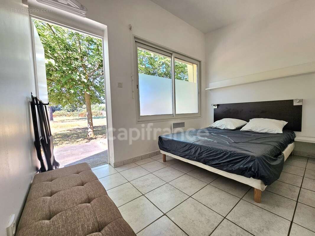 A vendre maison de vacances traversante de 31m2, dans une résidence en bord de mer avec piscines, activités et restaurant à Cast - photo 10