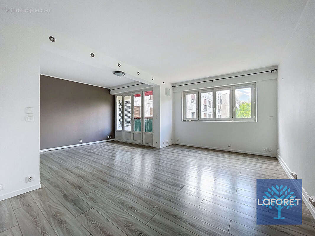 Appartement à CHILLY-MAZARIN