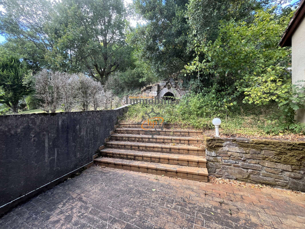 Sylvanès, vente maison avec jardin et garage. - photo 13