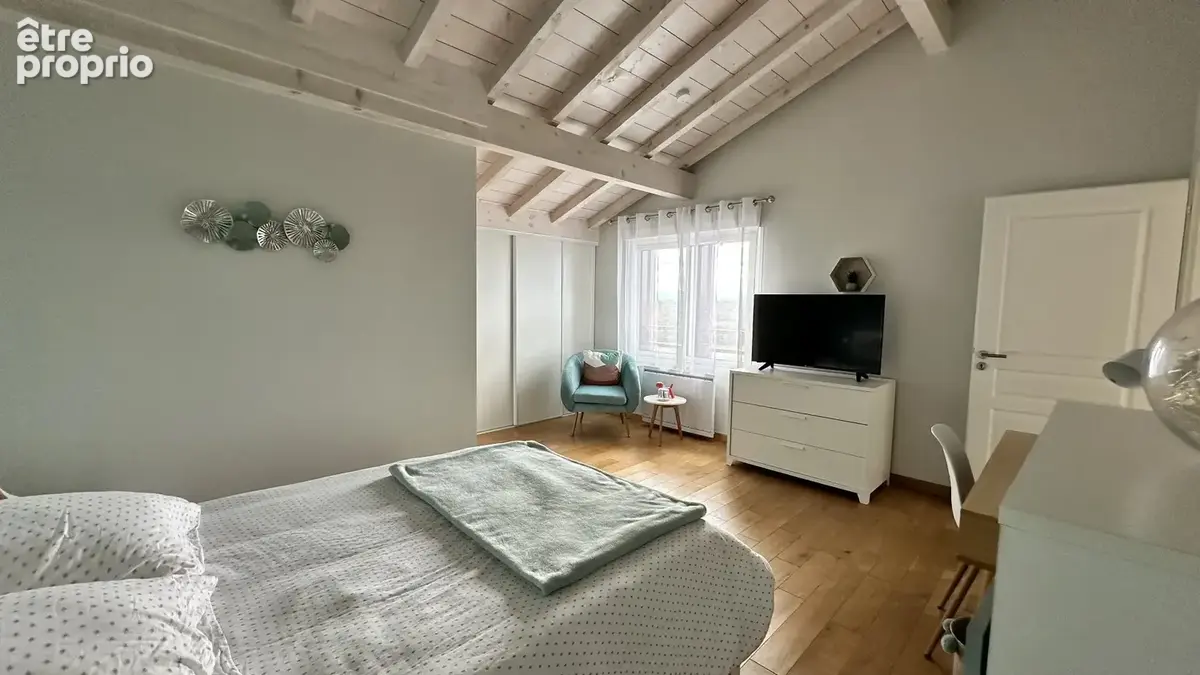 Vue imprenable sur les vallons pour cette superbe villa d'architecte de type t7 de 220 m2 +  sous sol de 110 m2 - photo 18