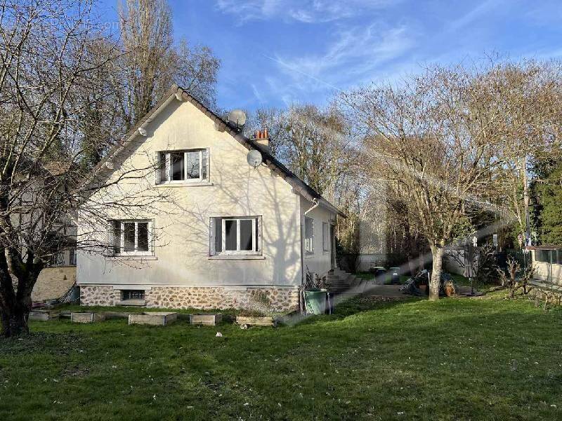 Maison à BOUSSY-SAINT-ANTOINE