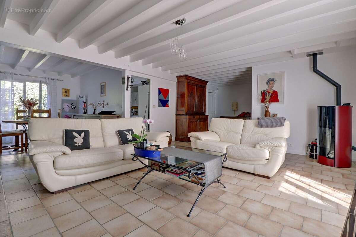 Maison à JOUY-LE-MOUTIER