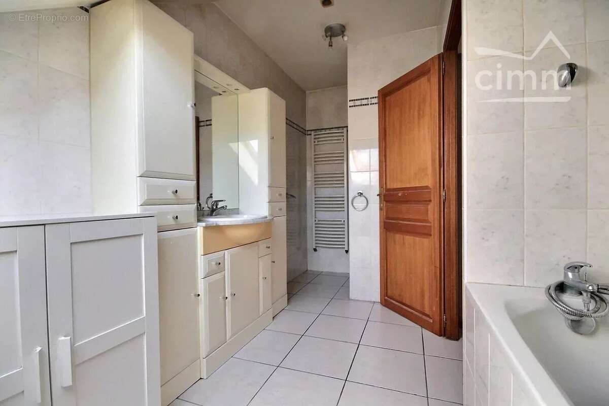 Appartement à VILLARD-BONNOT