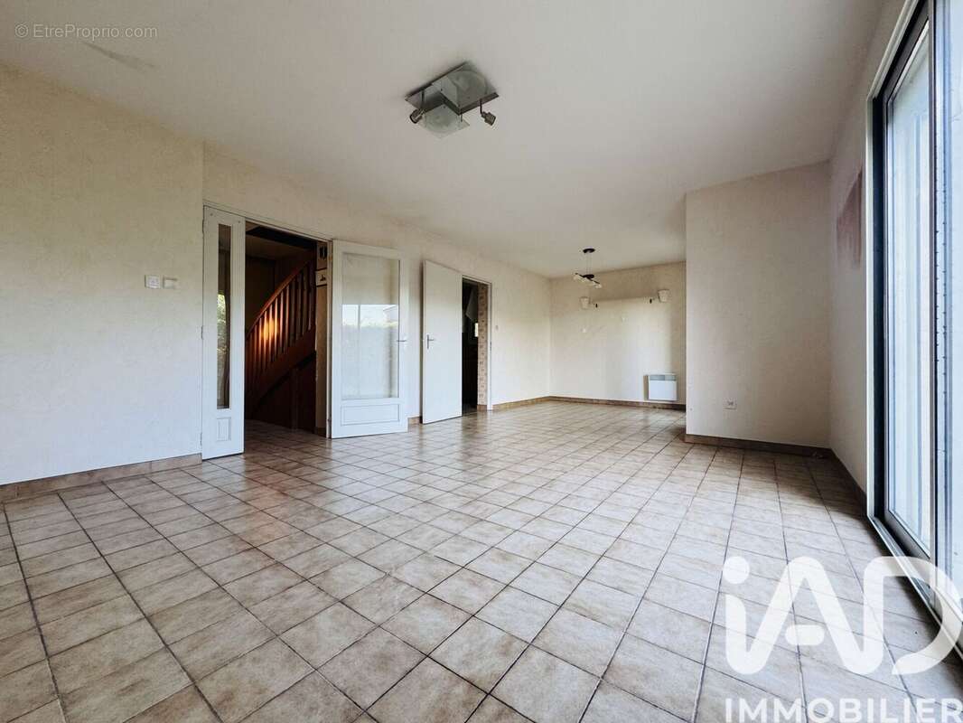 Maison 92 m² à Espalais  - photo 2