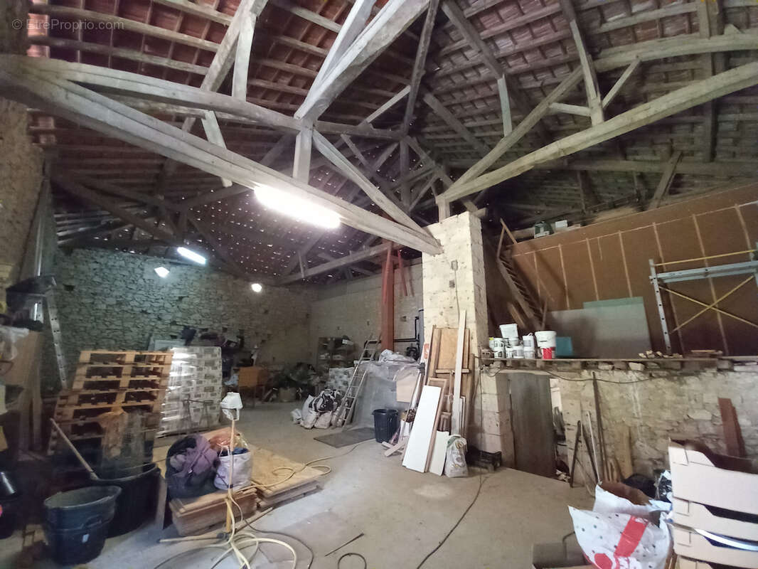 Propriete corps de ferme avec 39 000 m2 de terrain - photo 12