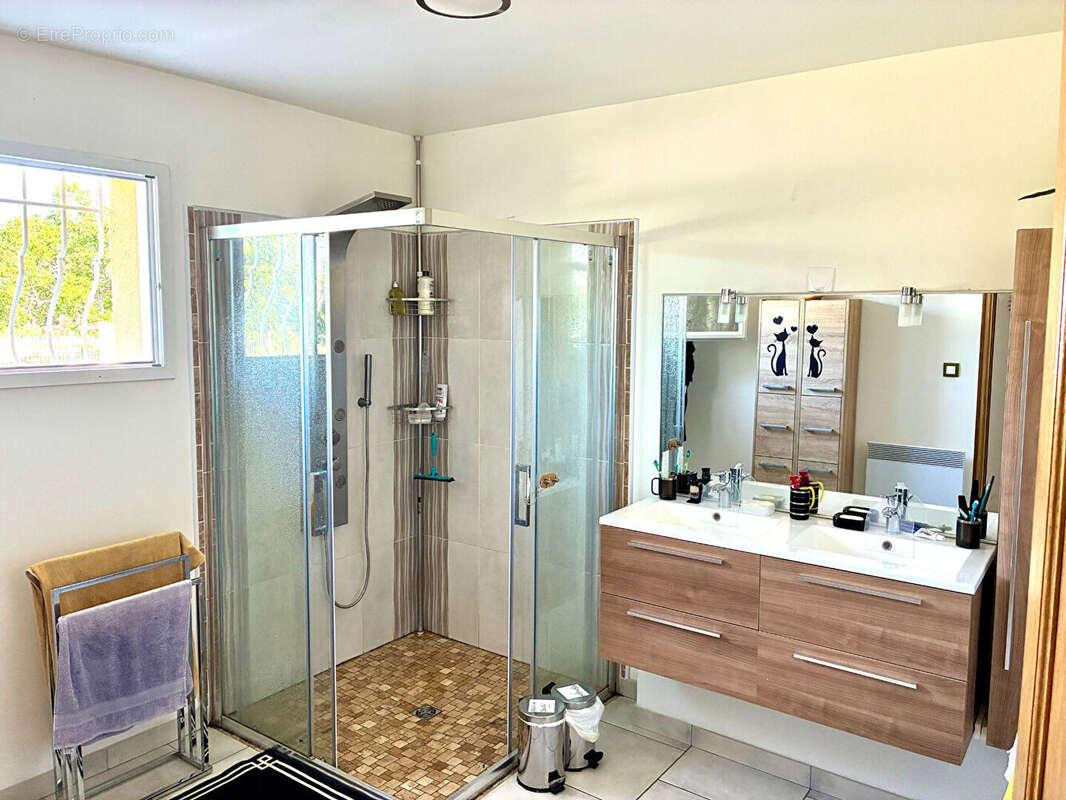 Maison à SAINT-ETIENNE-DE-FOUGERES