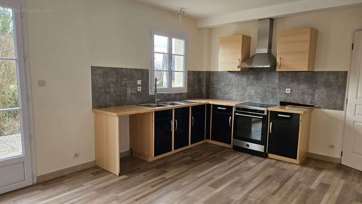 Maison à SAINT-CYR-SUR-LOIRE